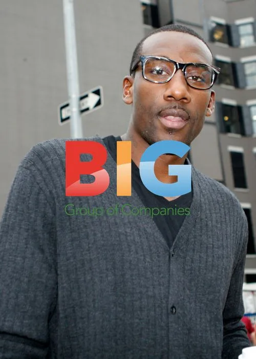 Amare Stoudemire Walks Through Soho