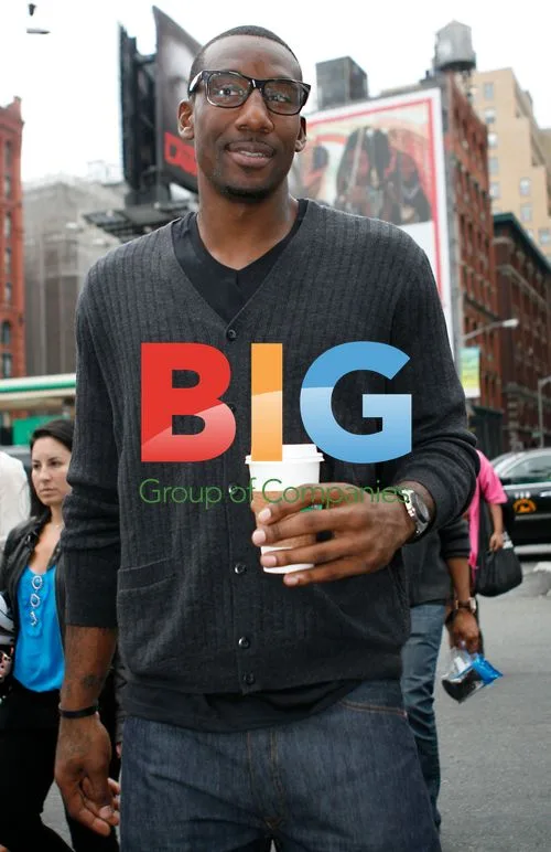 Amare Stoudemire Walks Through Soho