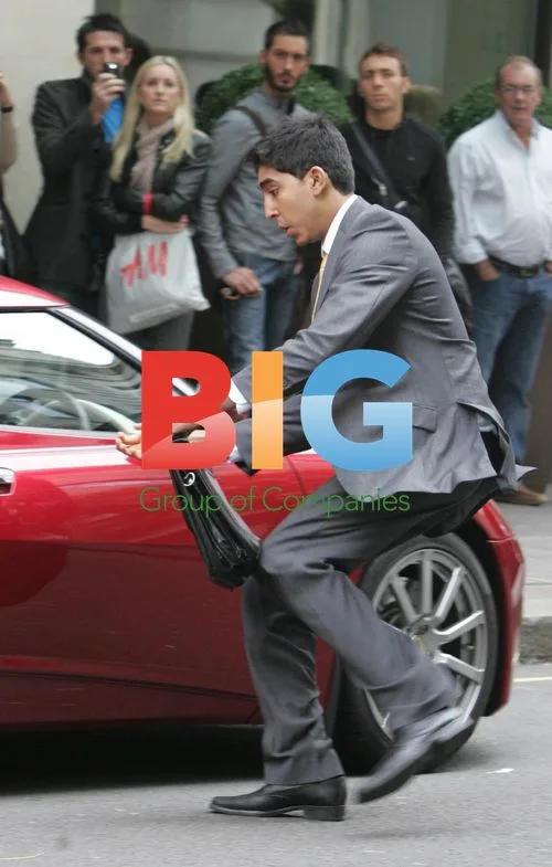 Dev Patel Filming for Advert in London