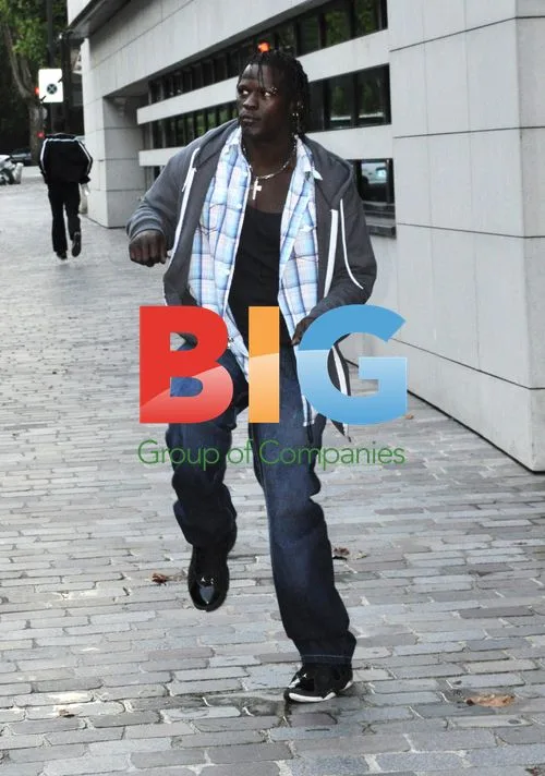 R-Truth Dances on Street in Paris