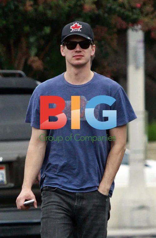 Hayden Christensen Grabs Takeout