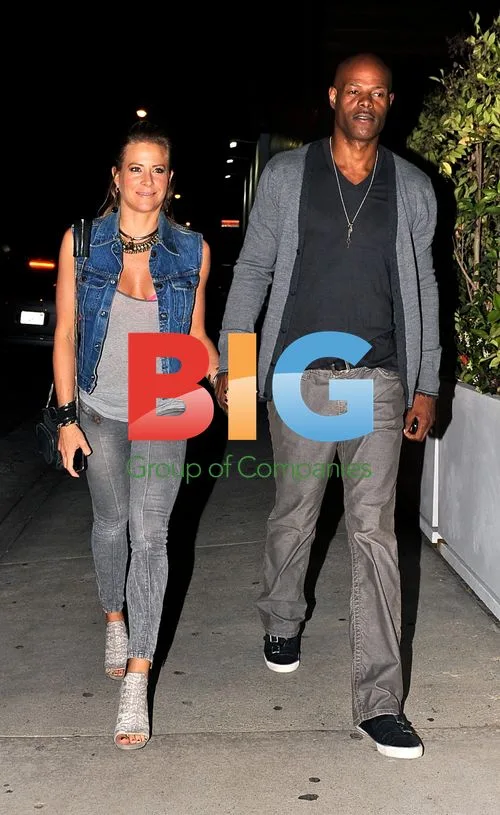 Keenen Ivory Wayans has dinner with wife