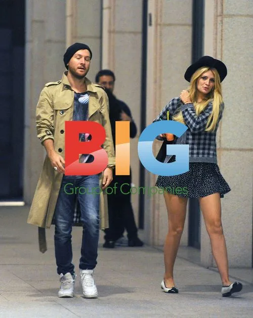 Mischa Barton and DJ Ali Love Kissing in Milan