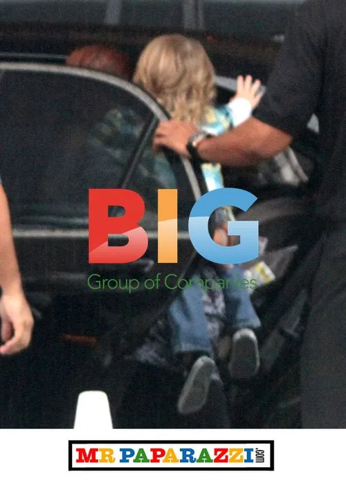 Ricky Martin and Twins Leave Miami Hotel