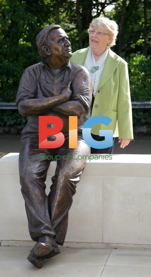 Ronnie Corbett and David Jason at Ronnie Barker statue unveiling