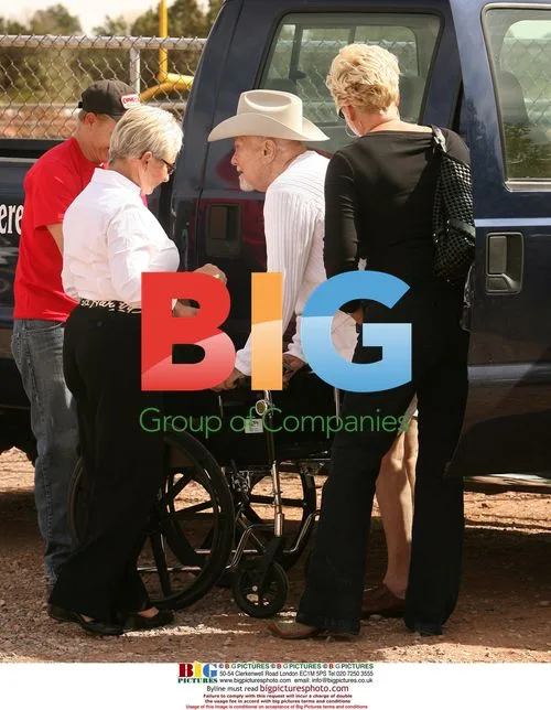 Tony Curtis at Sedona Arts Festival
