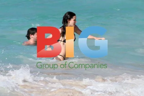 Courteney Cox and Josh Hopkins in St. Barts