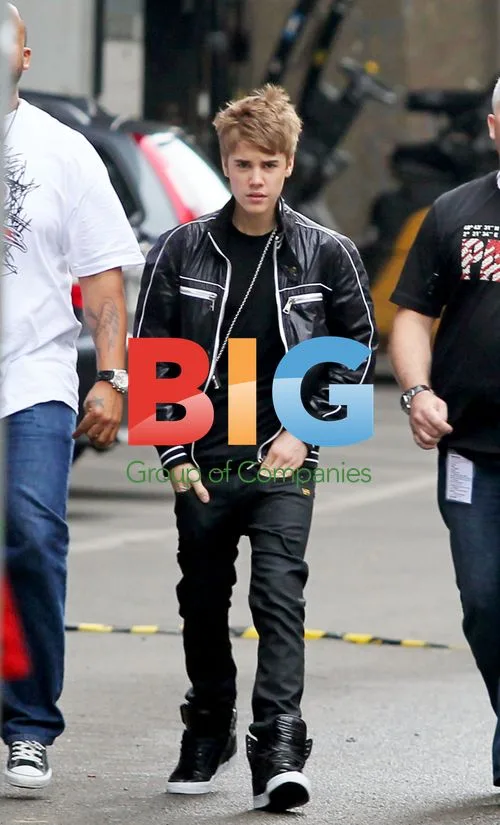 Justin Bieber at Press Conference in Antwerpen