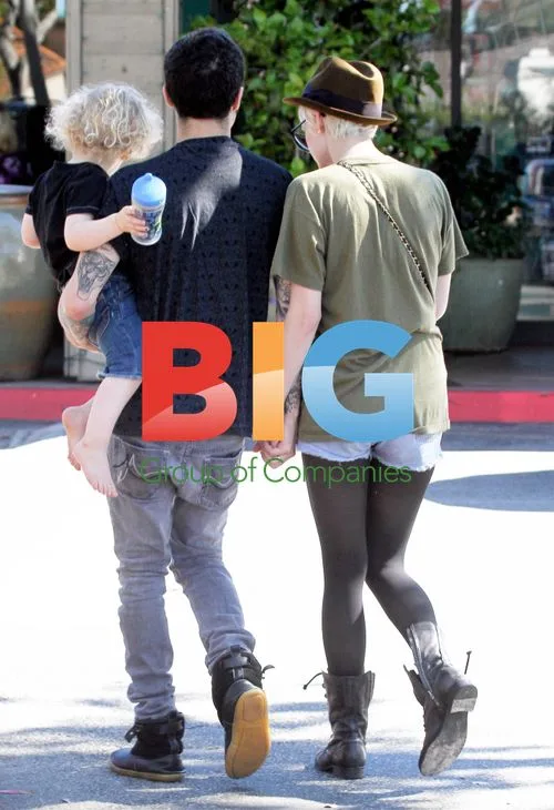 Ashlee Simpson and Pete Wentz with son Bronx