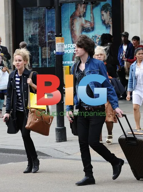 Diana Vickers spotted shopping with new boyfriend George Craig