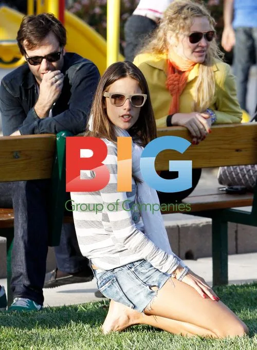 Alessandra Ambrosio with daughter at Malibu Country Mart