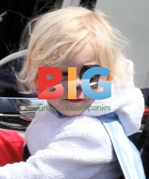 Stefani and Rossdale at Birthday Party