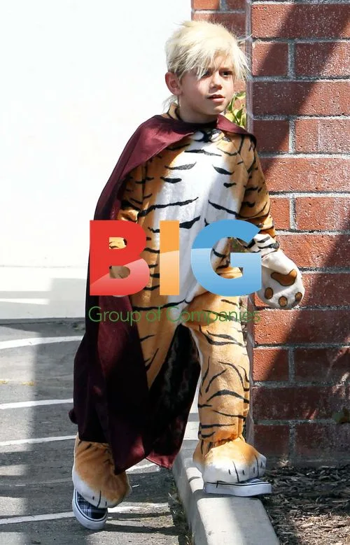 Gwen Stefani and Gavin Rossdale with Kids at Birthday Party