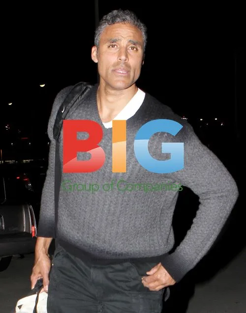 Rick Fox Departs LAX for Miami