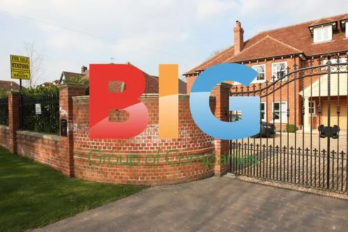 Spurs Striker Jermaine Defoe Selling House
