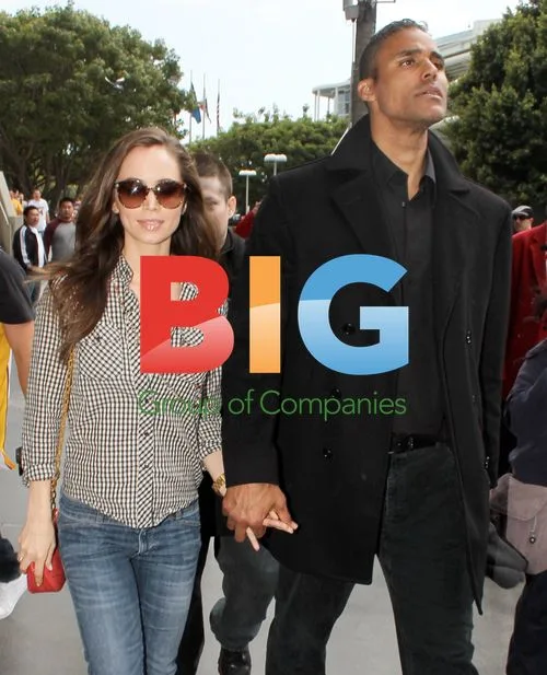 Eliza Dushku and Rick Fox at Laker Game
