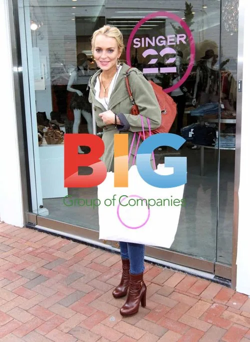 Lindsay Lohan Shopping at Singer22