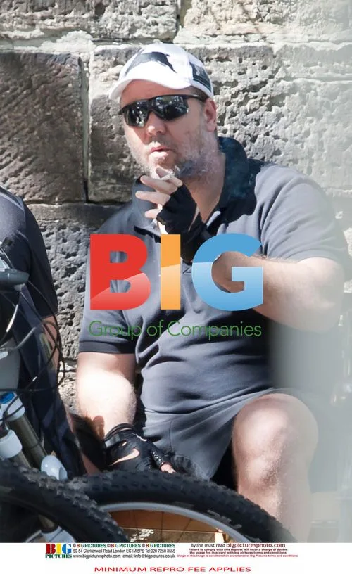 Russell Crowe Takes Bike Break