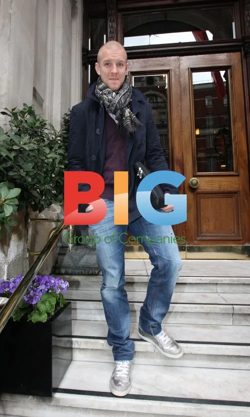 Philippe Senderos Out in London