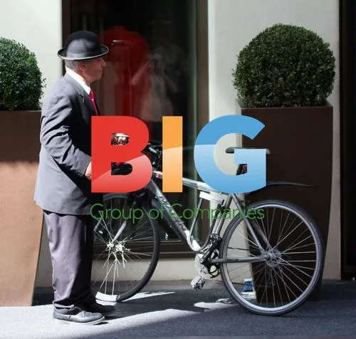 Boris Johnson leaves bike unlocked
