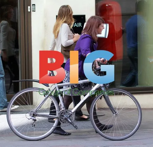 Boris Johnson leaves bike unlocked