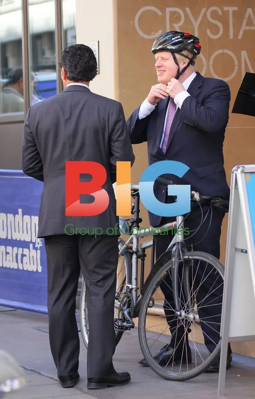 Boris Johnson leaves bike unlocked at Mayfair hotel