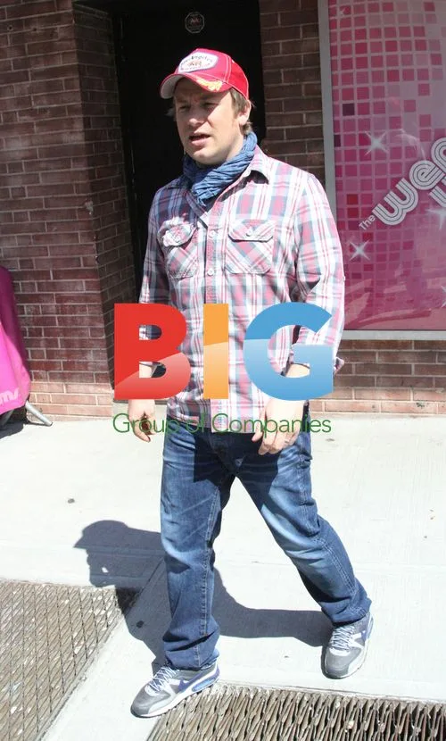 Celebrity Chef Jamie Oliver Leaves the Wendy Williams Show