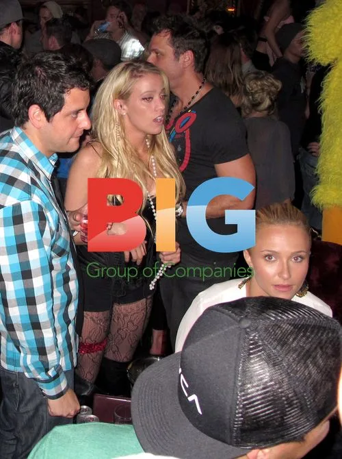 Hayden Panettiere and Dane Cook at Sexy Girls Performance