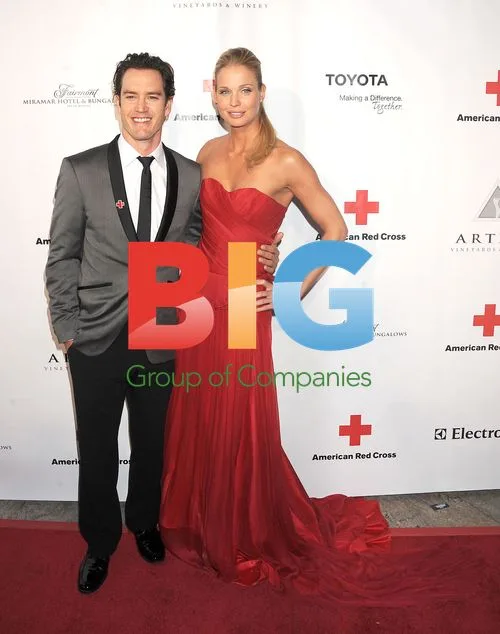 Mark Paul Gosselaar and Catriona McGinn at Red Cross Gala