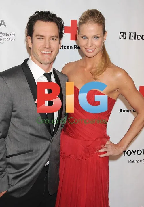 Mark Paul Gosselaar and Catriona McGinn at 2011 Red Tie Affair