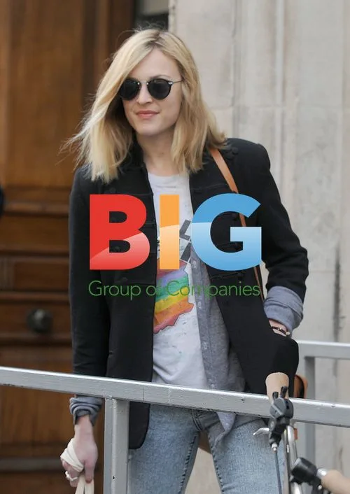 Fearne Cotton Arrives at Work