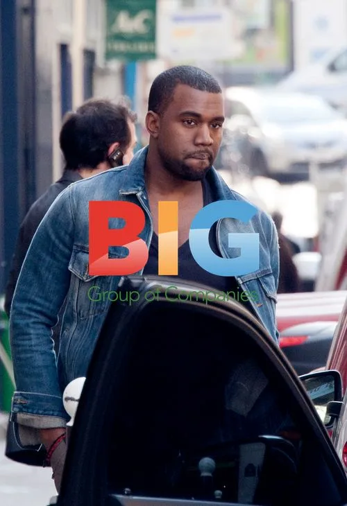 Kanye West Shopping in Paris