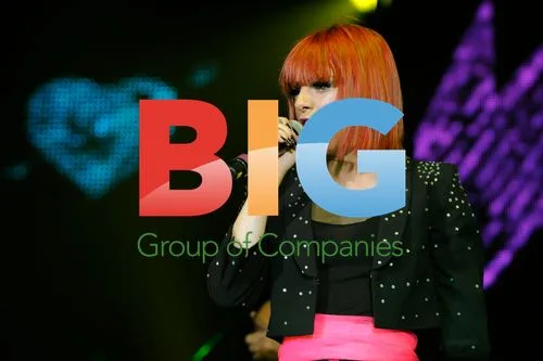Cher Lloyd performing on X Factor Tour 2011