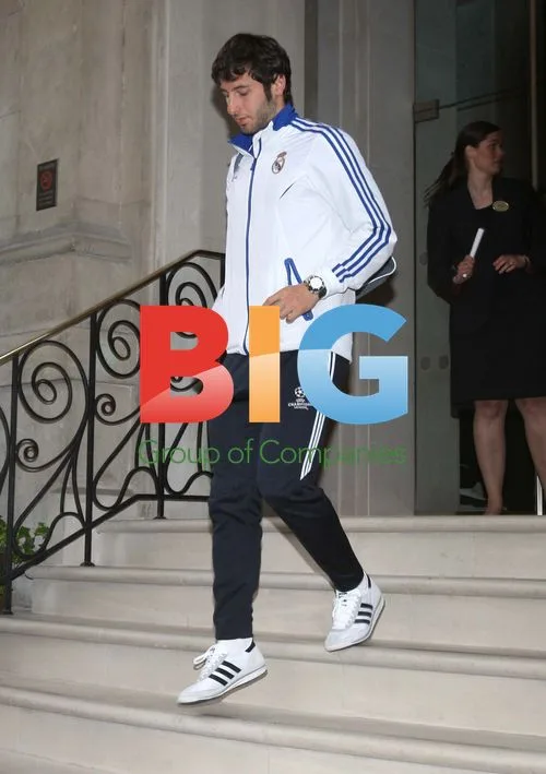 Real Madrid Players Leaving Hotel