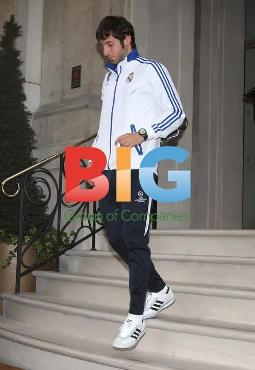 Real Madrid Players Leaving Hotel