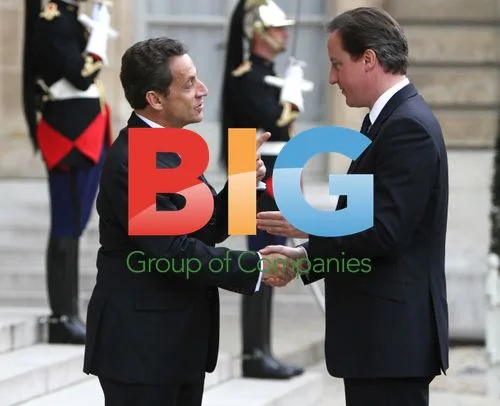 Sarkozy Welcomes Cameron in Paris