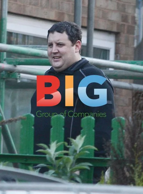 Peter Kay arrives by helicopter for concert