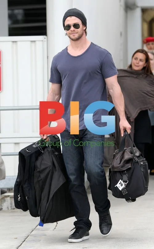 Chris Hemsworth Arrives at Thor Premiere