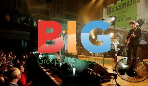 Liam Gallagher Performs with Beady Eye