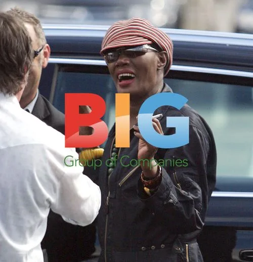 Grace Jones departs Perth airport