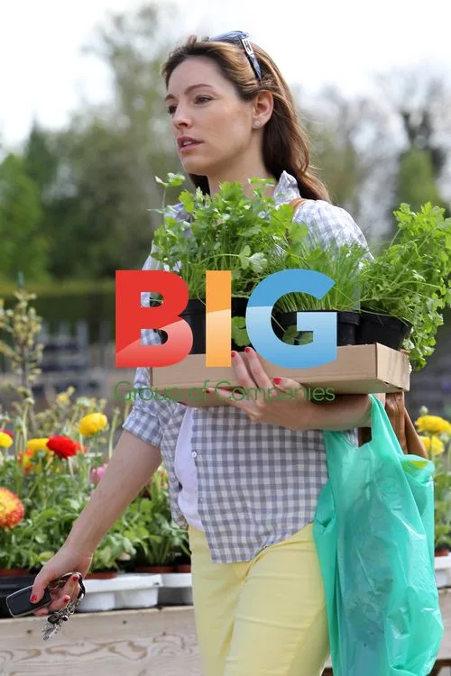Pregnant Kelly Brook at Garden Centre
