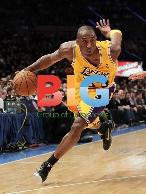 Kobe Bryant Dribbles for Lakers