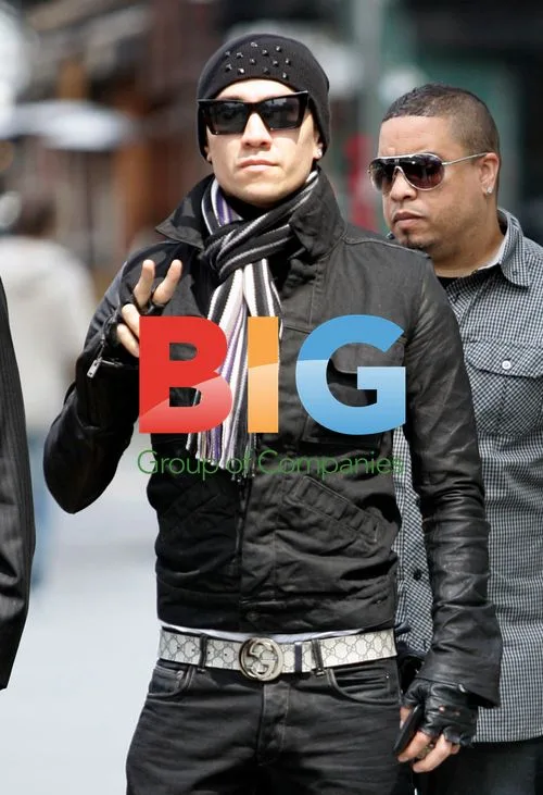Black Eyed Peas Leave New York Hotel