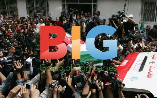 Hamas personnel carry Arrigoni's coffin in Gaza