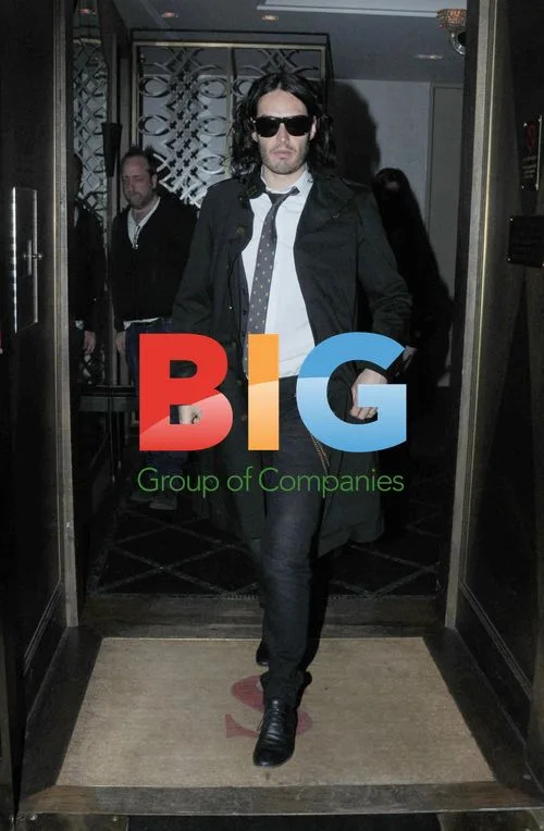 Russell Brand Leaving Scotts Restaurant