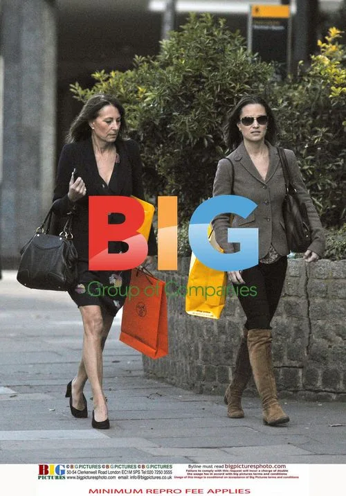 Pippa Middleton & Carol Middleton Shopping