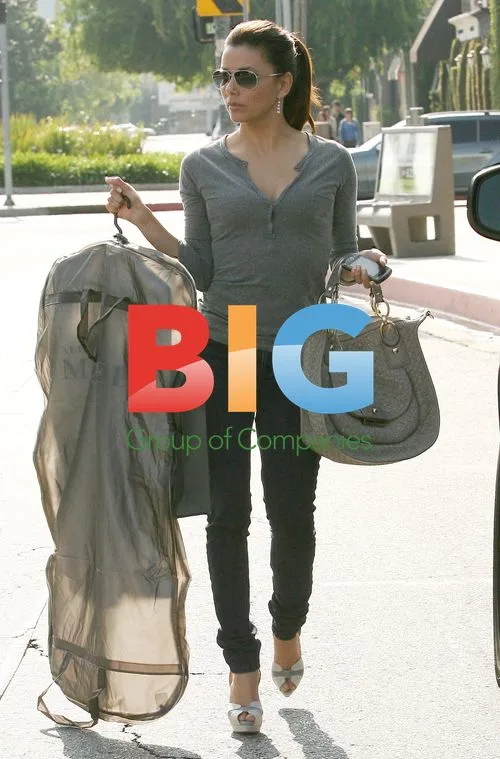 Eva Longoria Runs Errands in Hollywood