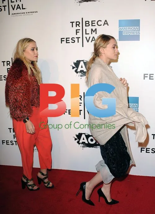 Olsen Twins Attend 'The Union' Premiere