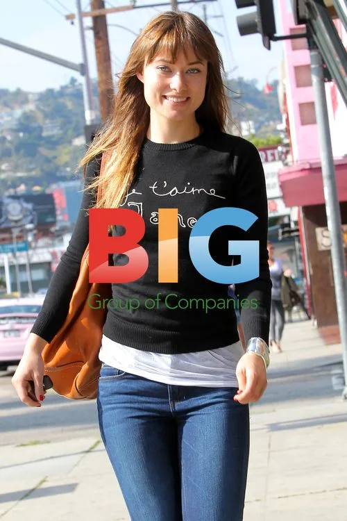 Olivia Wild in Casual Outfit