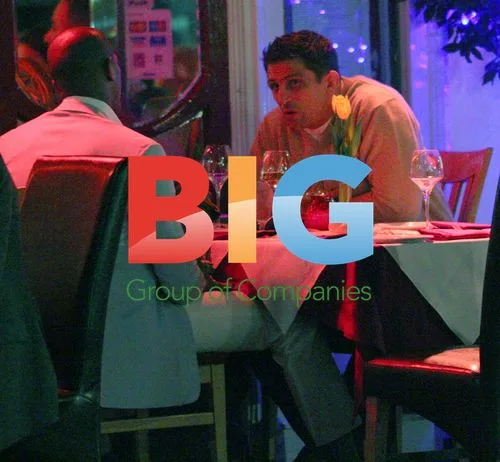 Alex Reid Dines with Mystery Friend